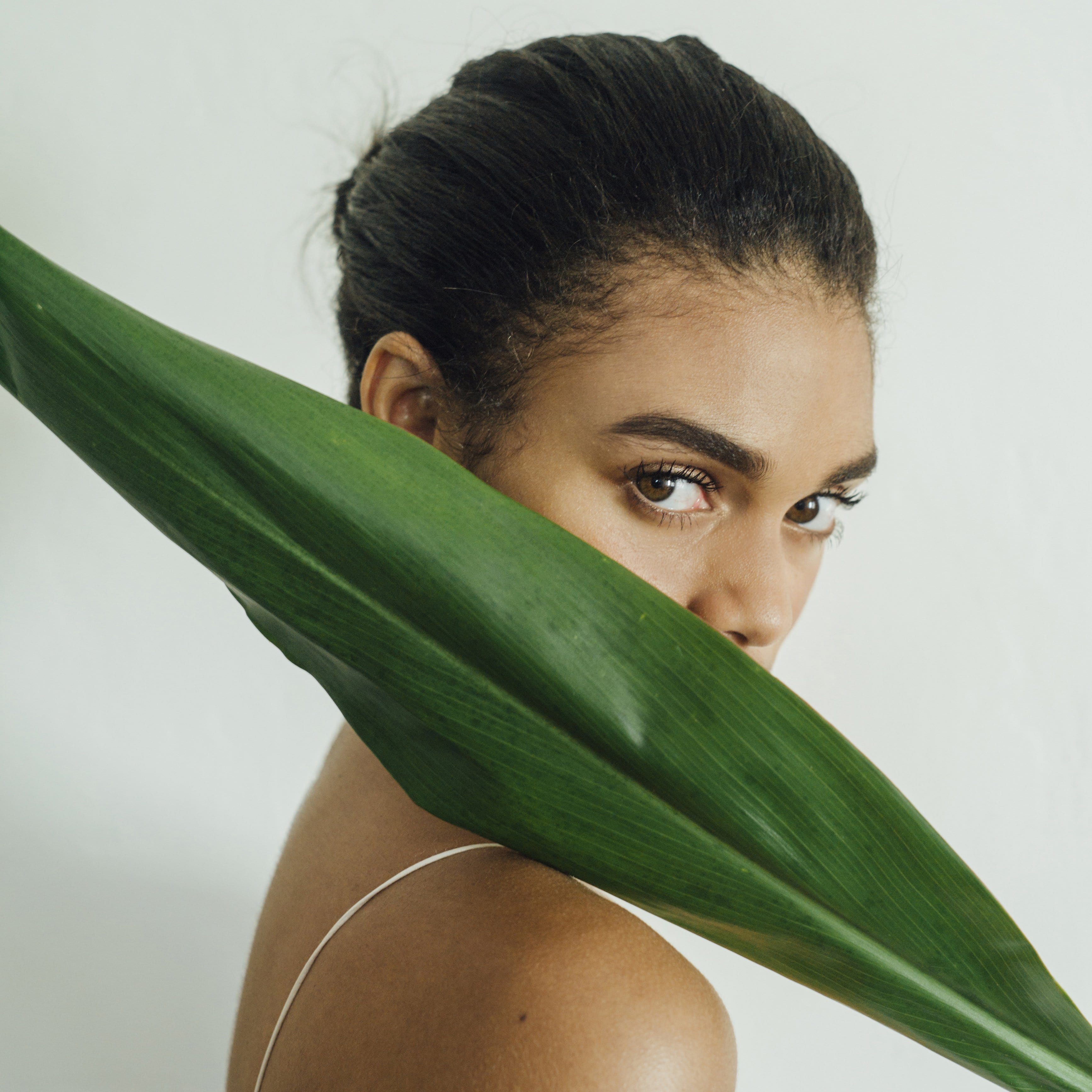 Why Use This Best-Selling Vegan Eyelash Serum to Get Fuller Lashes