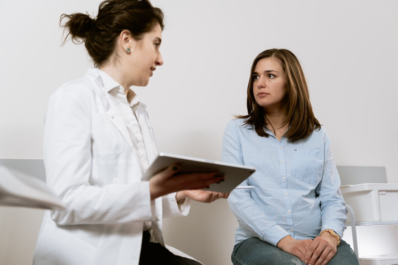Trichologist vs. Dermatologist: Which Should You See?
