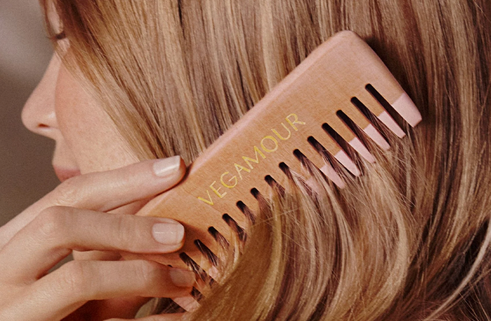 Use of comb deals
