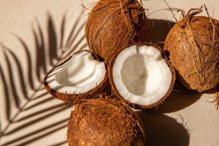The Benefits of Coconut Oil for Eyelashes