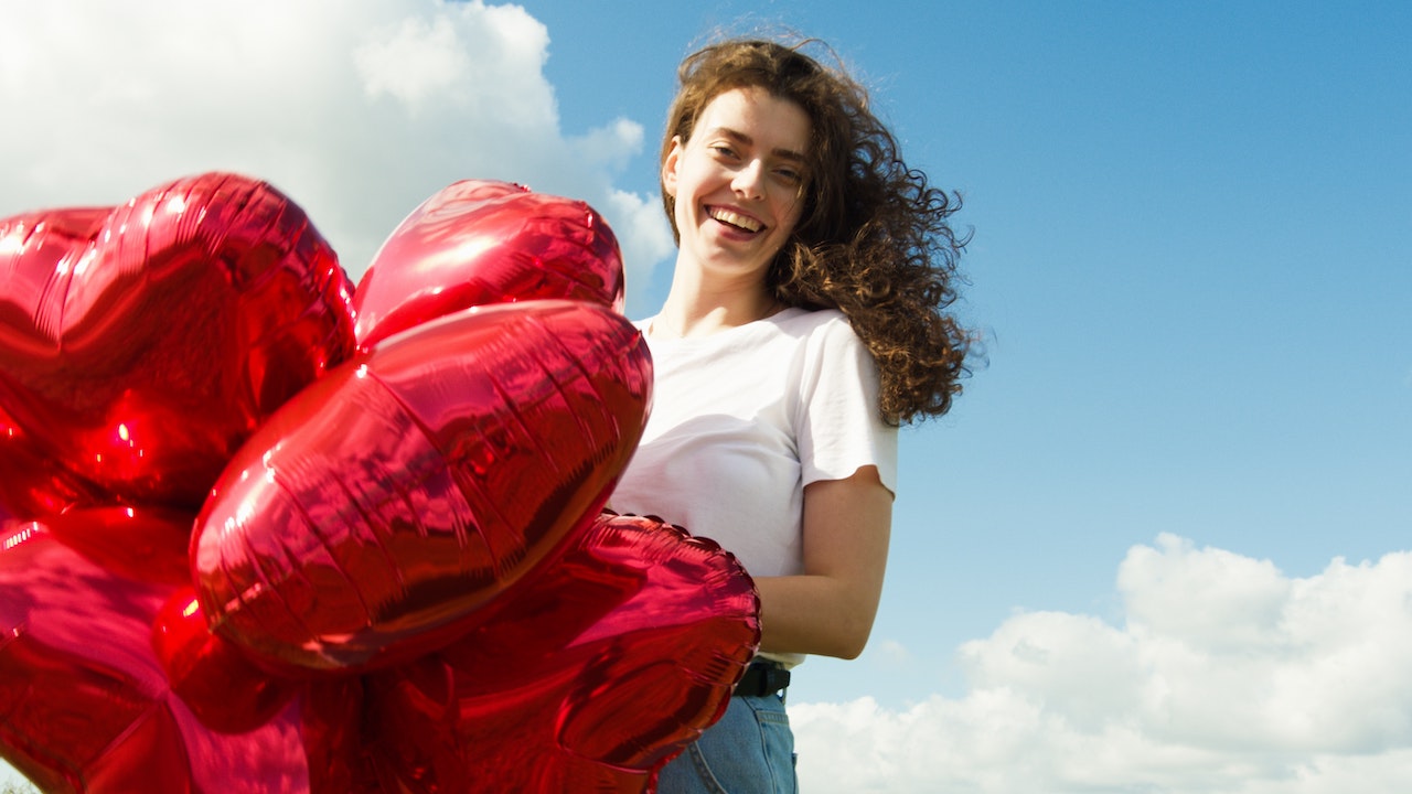 7 Lovely Hairstyles for Valentine's Day