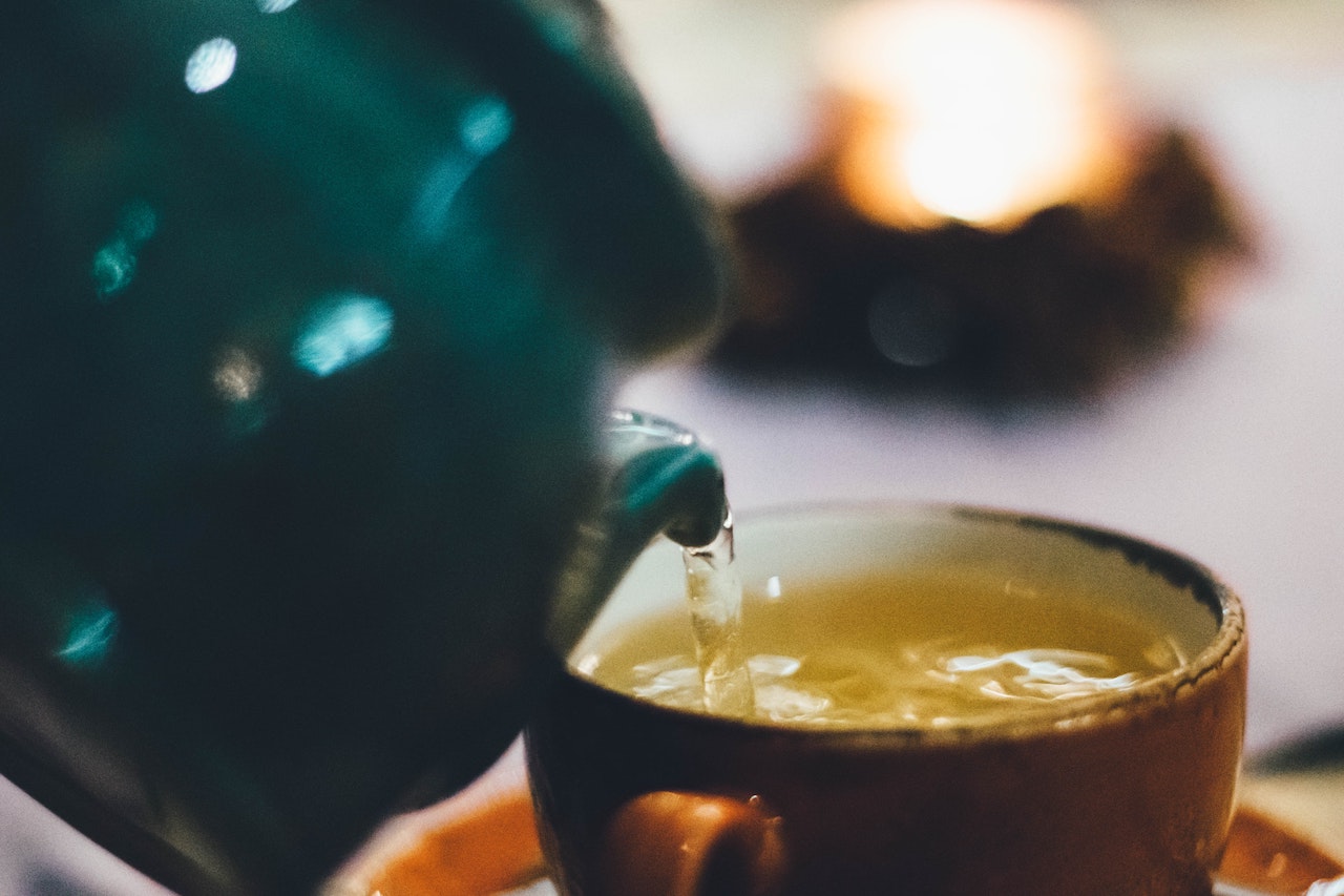 How to Do a Green Tea Hair Rinse at Home