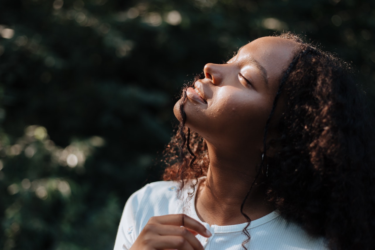 Should You Sleep With Wet Curly Hair?